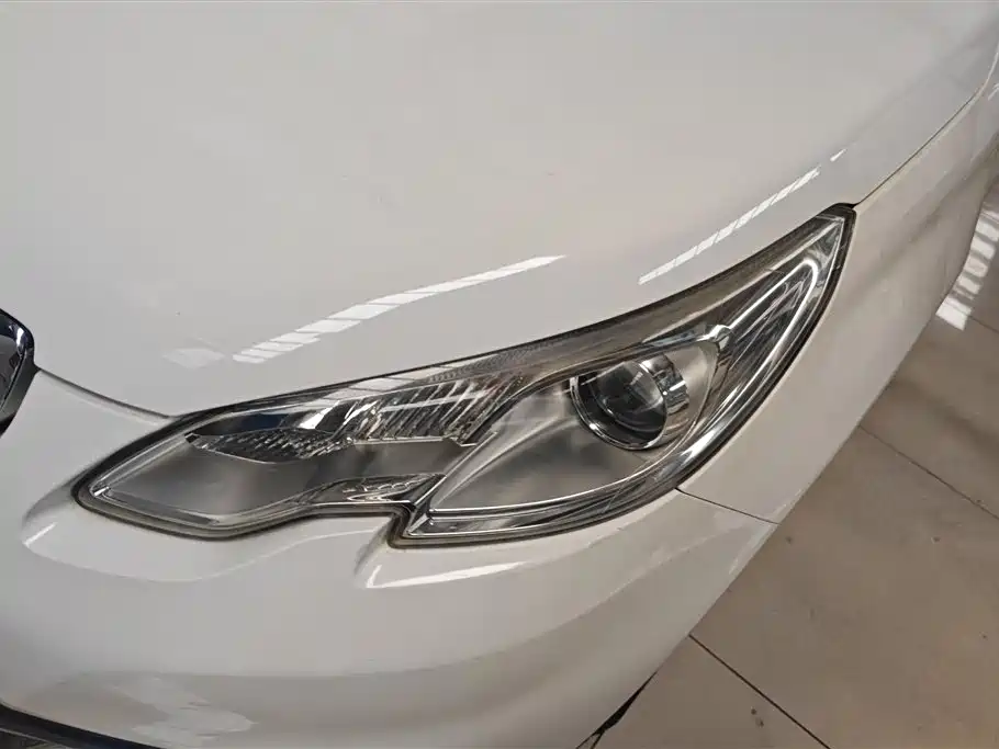 Peugeot 2008 2014 1.6 L Auto Navigator