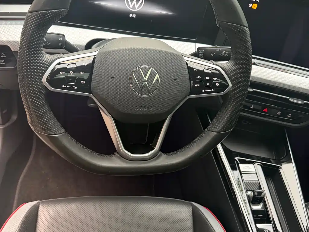 Lamando Lamando L 280 TSI DSG Super Hot Flagship