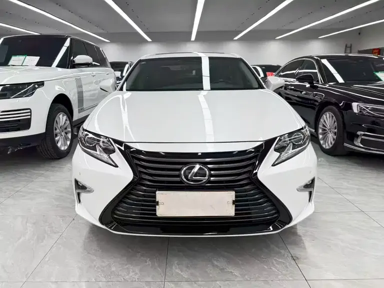 Lexus ES 200 30 Anniversary