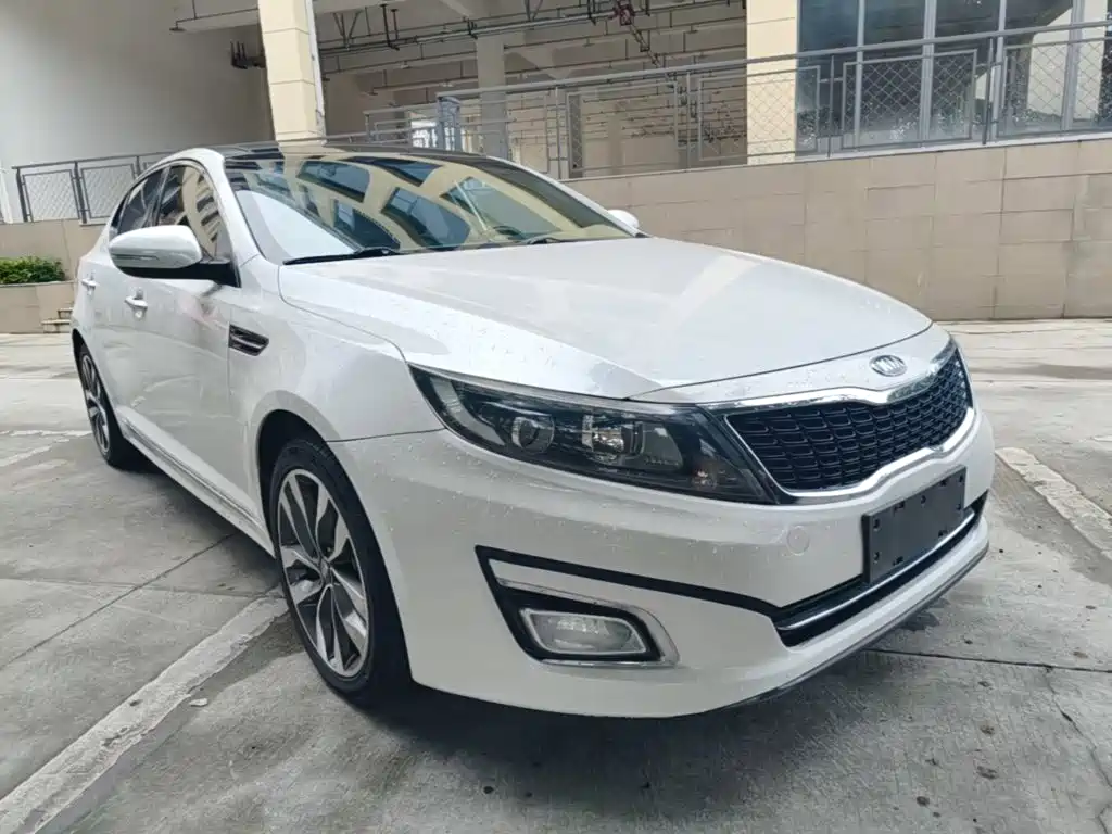 Kia K5 2.0 L Auto Luxury