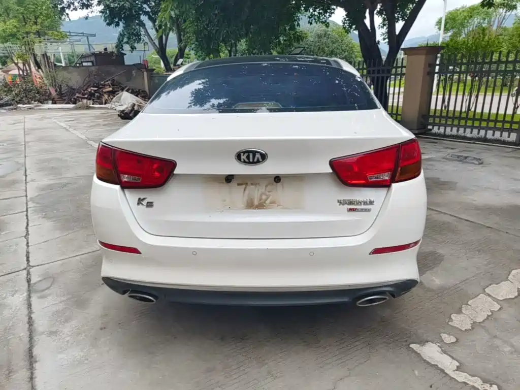 Kia K5 2.0 L Auto Luxury