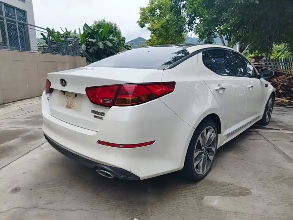 Kia K5 2.0 L Auto Luxury