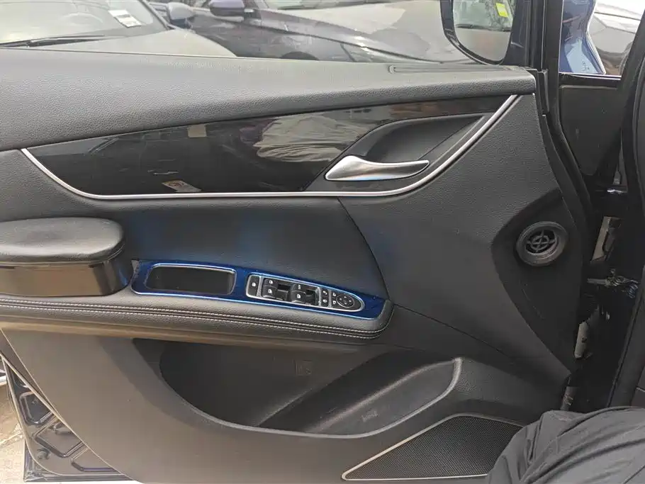 Song MAX 1.5 T Auto Connected Luxury 7-seat