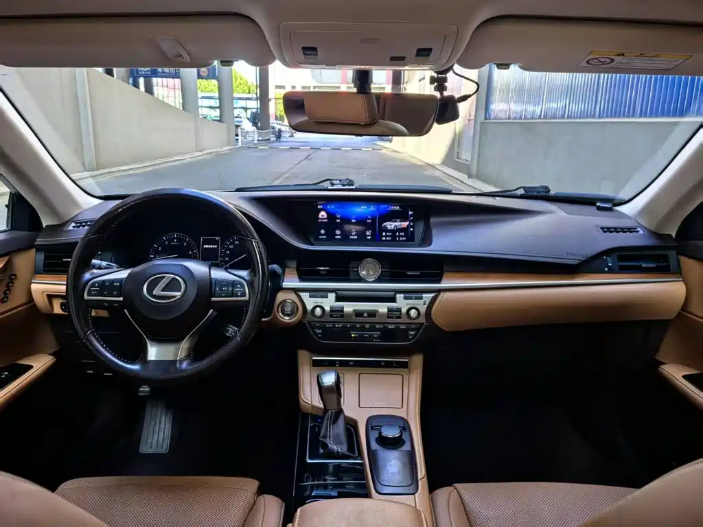 Lexus ES 250 Elegant