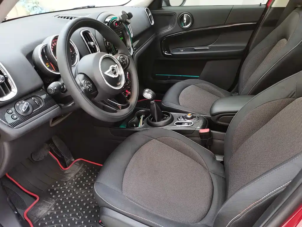 MINI COUNTRYMAN 1.5 T COOPER Explorer