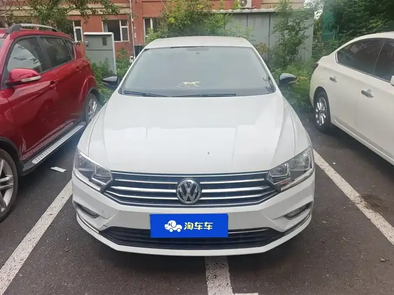 Volkswagen Bora 1.5 L Manual Fashion