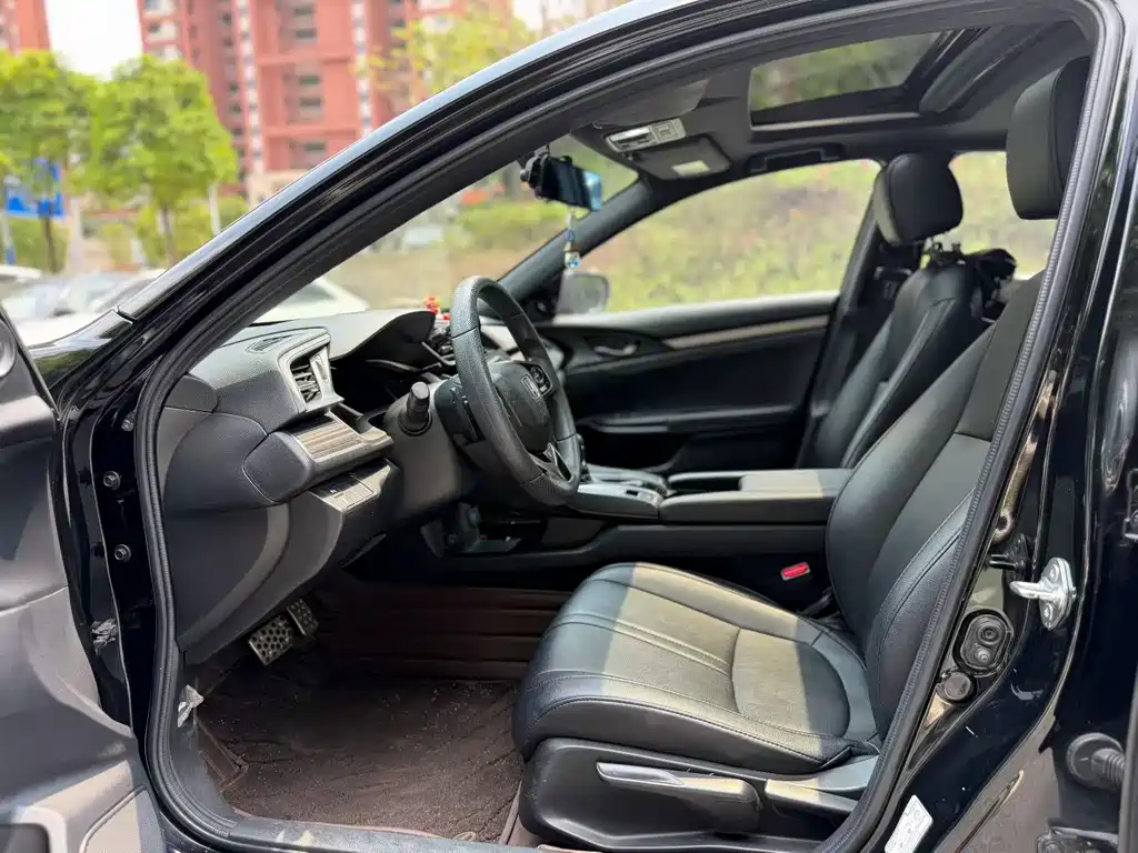 Civic HATCHBACK 220 TURBO CVT Trend Cool Control