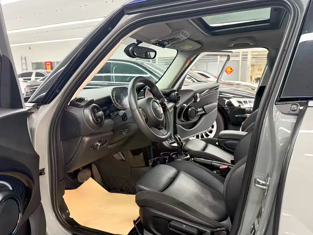 MINI MINI 2022款 1.5 T Camden 限量版 五门版