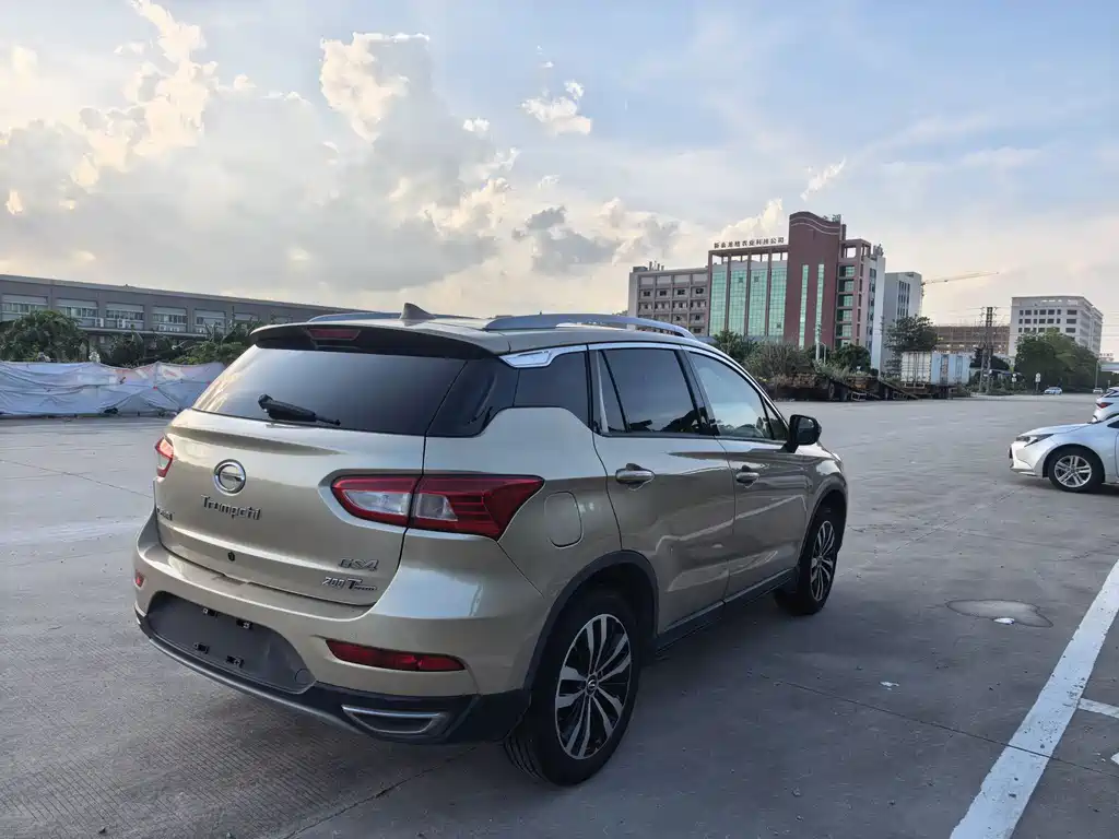 GAC Trumpchi GS4 200 T G-DCT Luxury