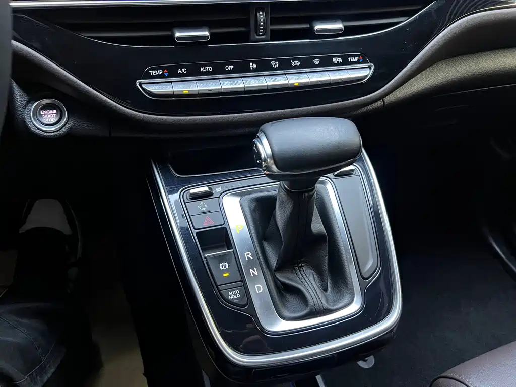 GAC Trumpchi M6 270 T Auto Honored (6-seat) CN-V