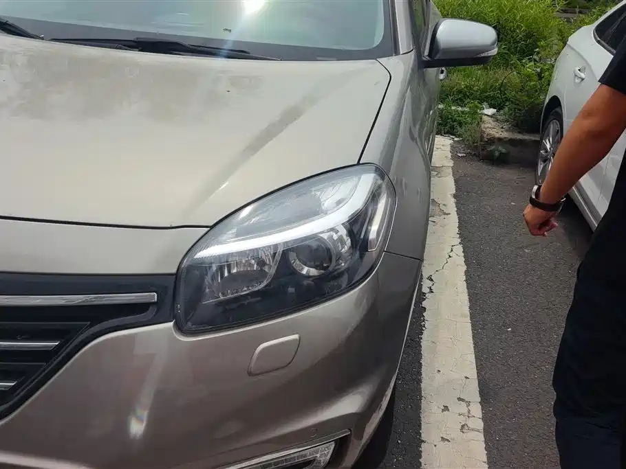 Koleos (Import) 科雷傲(进口) 2015款 2.5 L 四驱豪华版