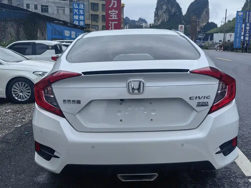 Civic 220 TURBO CVT Ignite Motion CN-V