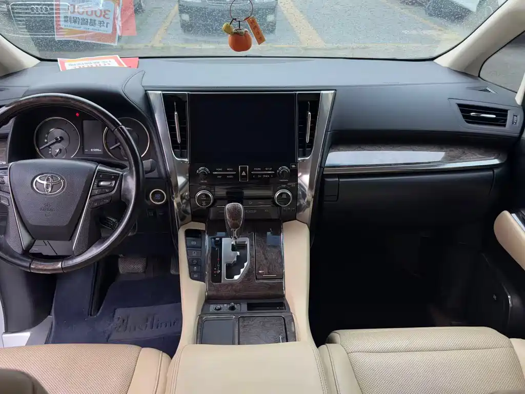 Alphard 埃尔法 2022款 3.5 L 尊贵港版