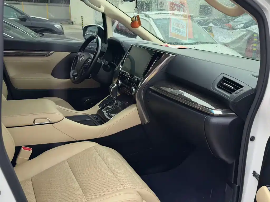 Alphard 埃尔法 2022款 3.5 L 尊贵港版