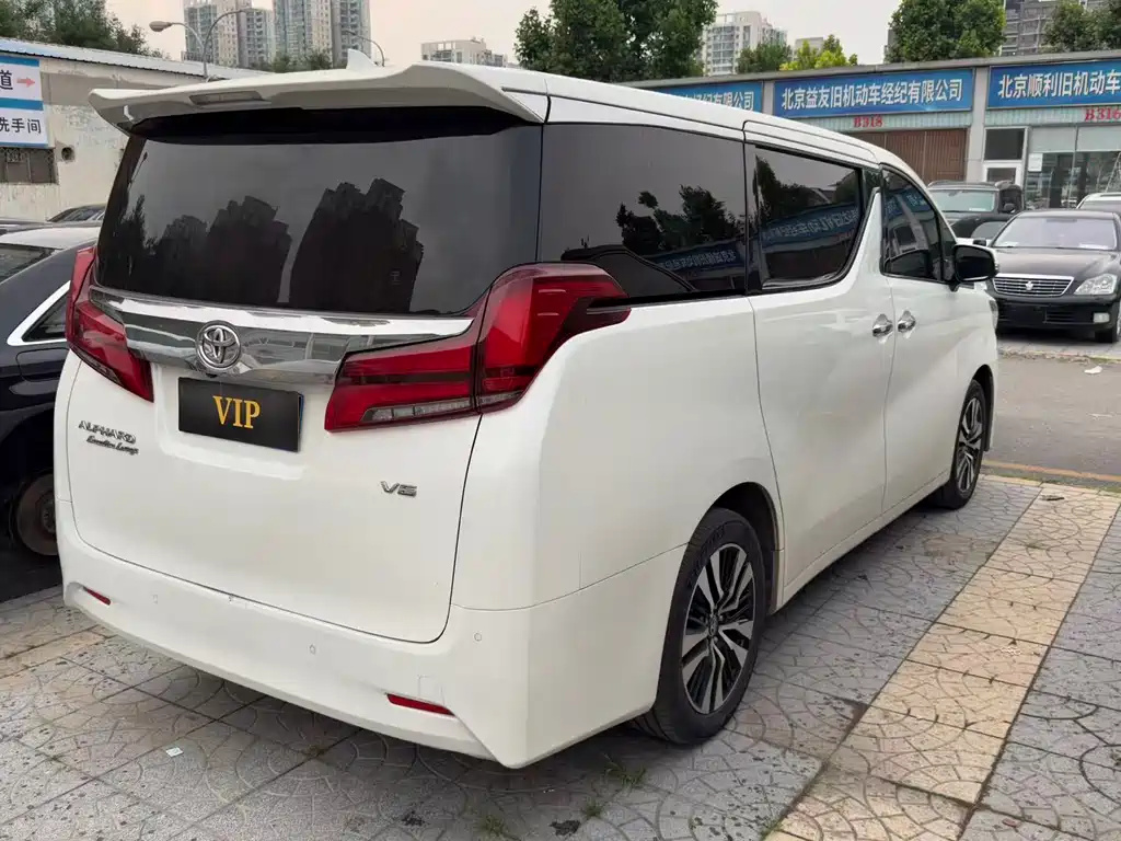 Alphard 埃尔法 2022款 3.5 L 尊贵港版