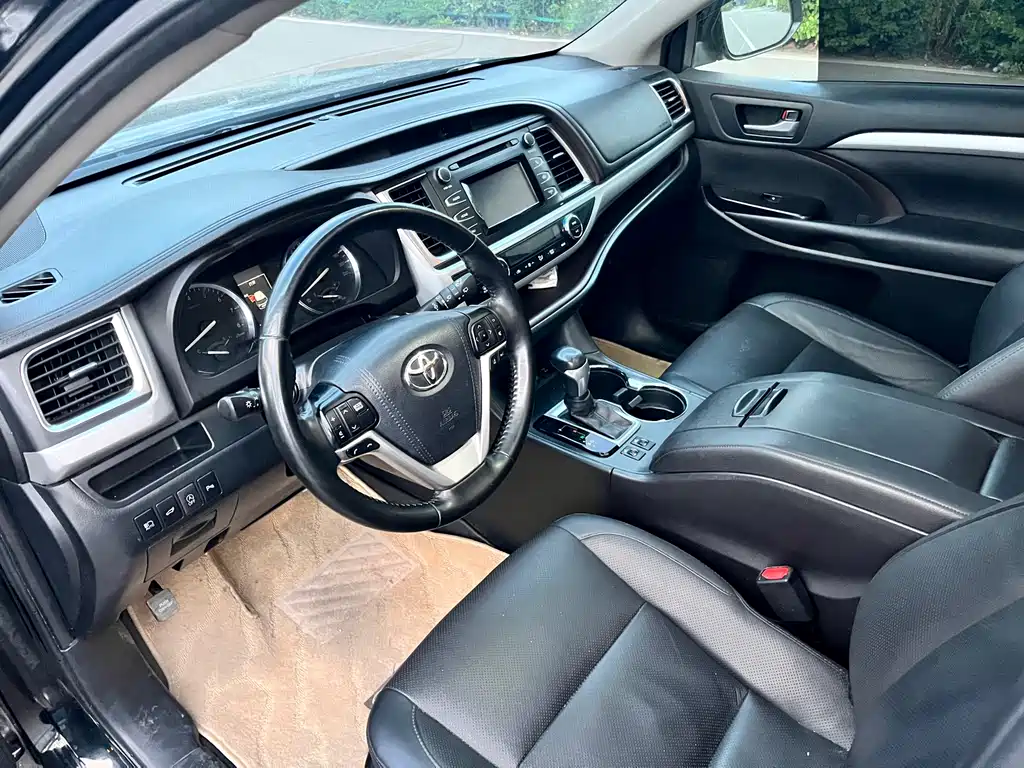 Highlander 2.0 T 4 WD Luxury 7-seat CN-VI