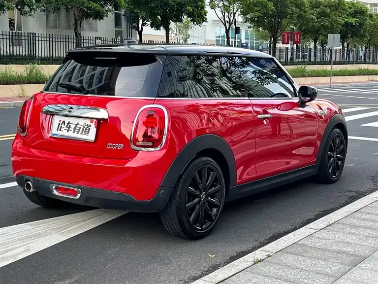 MINI 1.5 T COOPER Artist