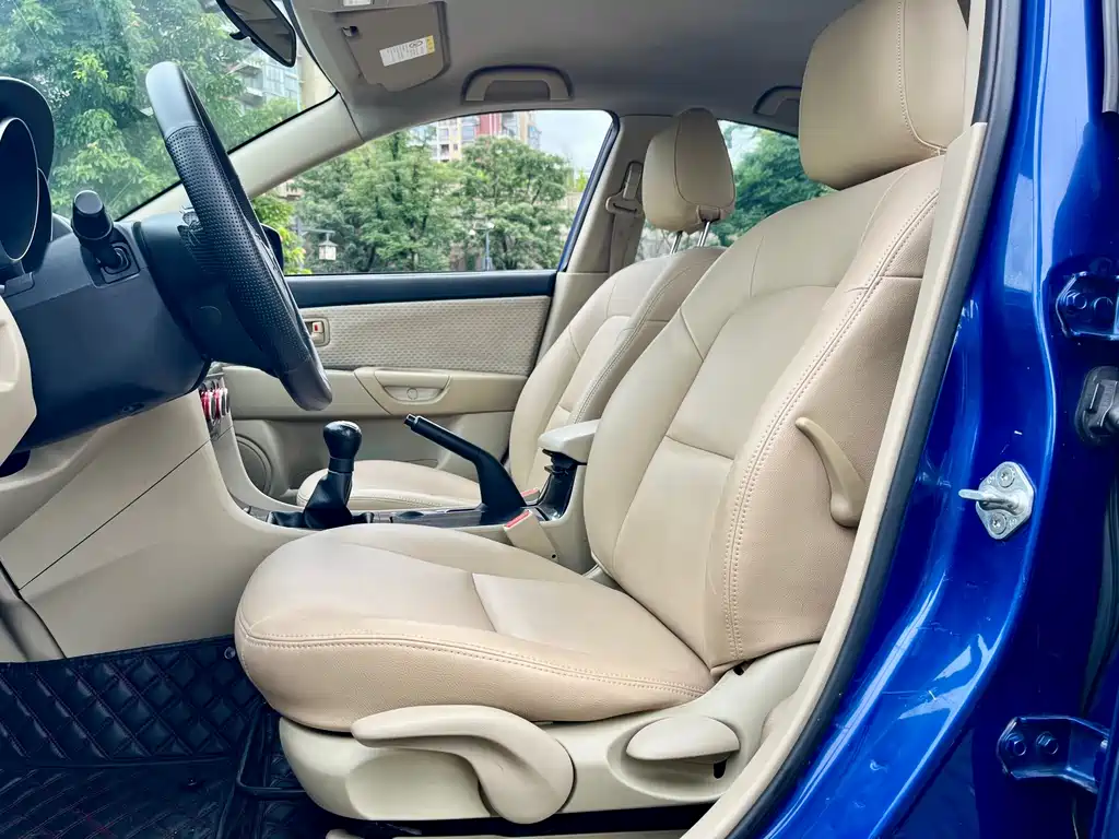 Mazda 3 1.6 L Manual Classic Fashion