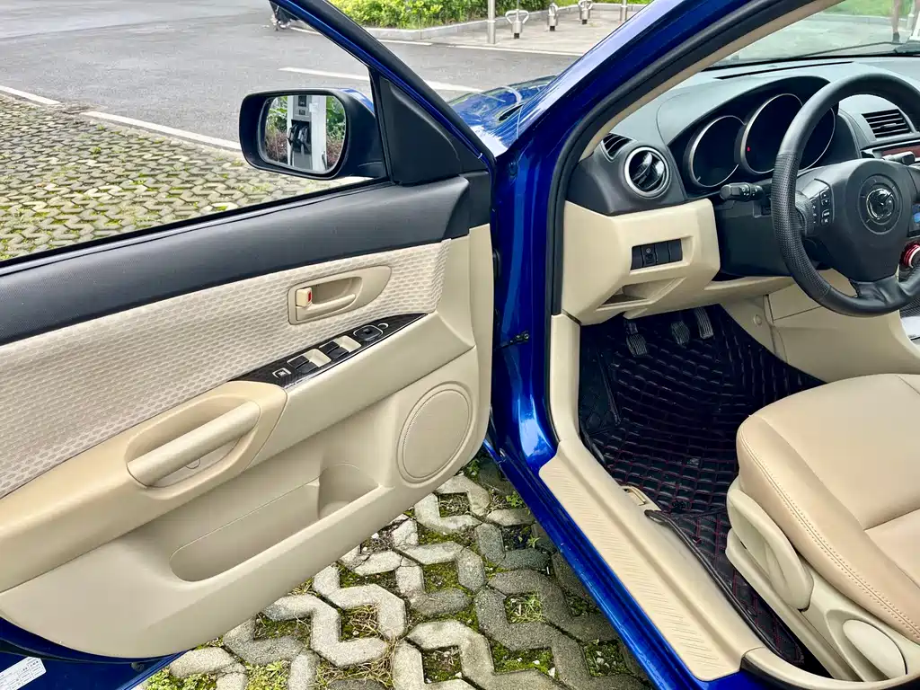 Mazda 3 1.6 L Manual Classic Fashion