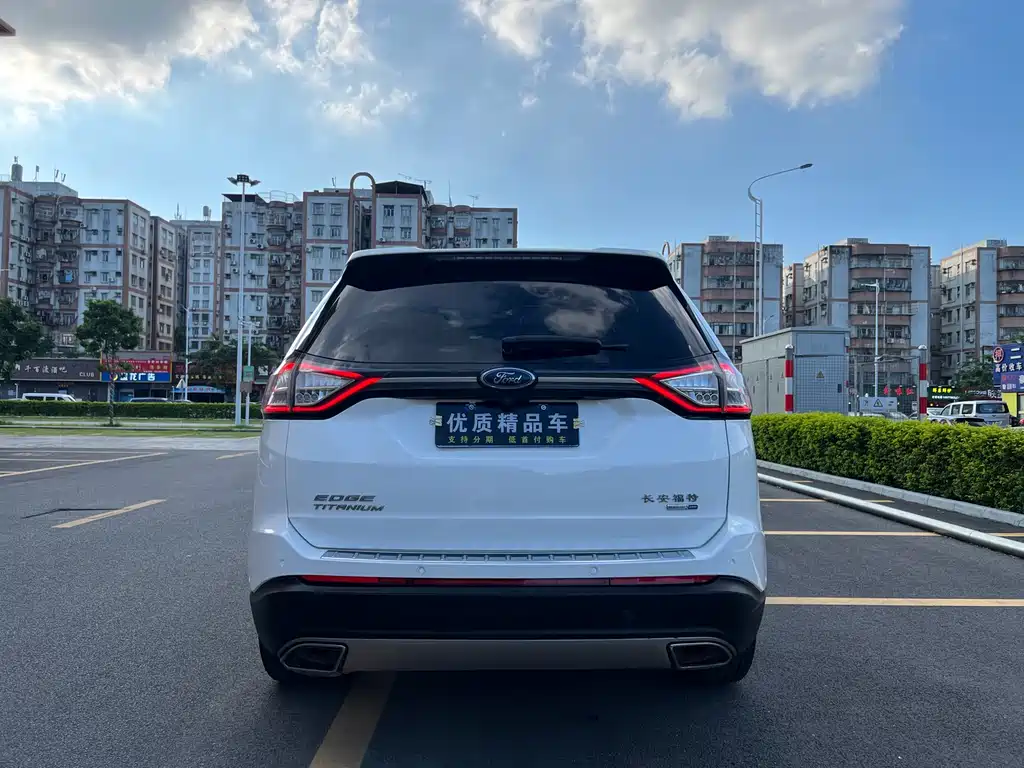 Edge EcoBoost 245 4 WD Supreme Sharp 7-seat