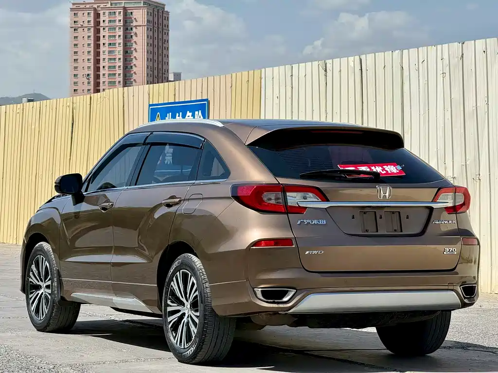 Avancier 370 TURBO 4 WD Premium