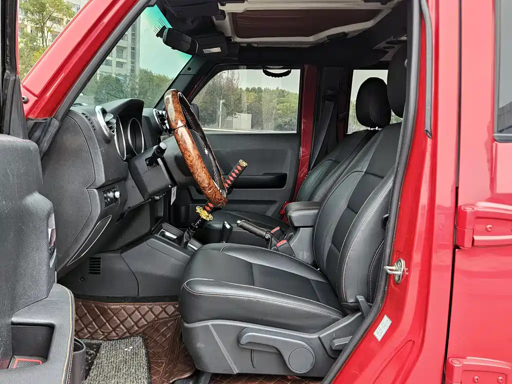 BAIC BJ40 40 L 2.0 T Manual 4 WD Distinguished