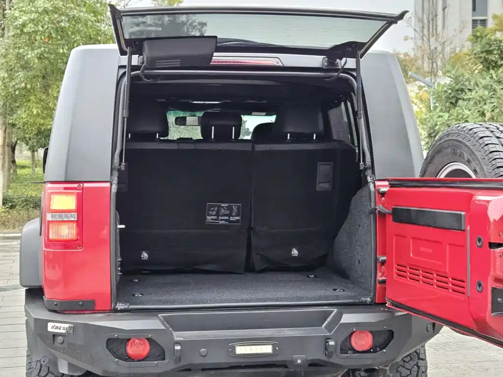BAIC BJ40 40 L 2.0 T Manual 4 WD Distinguished