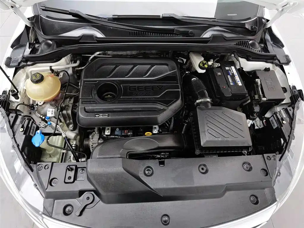 Emgrand GL 1.4 T CVT Luxury