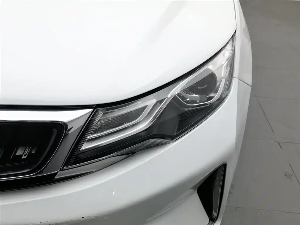 Emgrand GL 1.4 T CVT Luxury