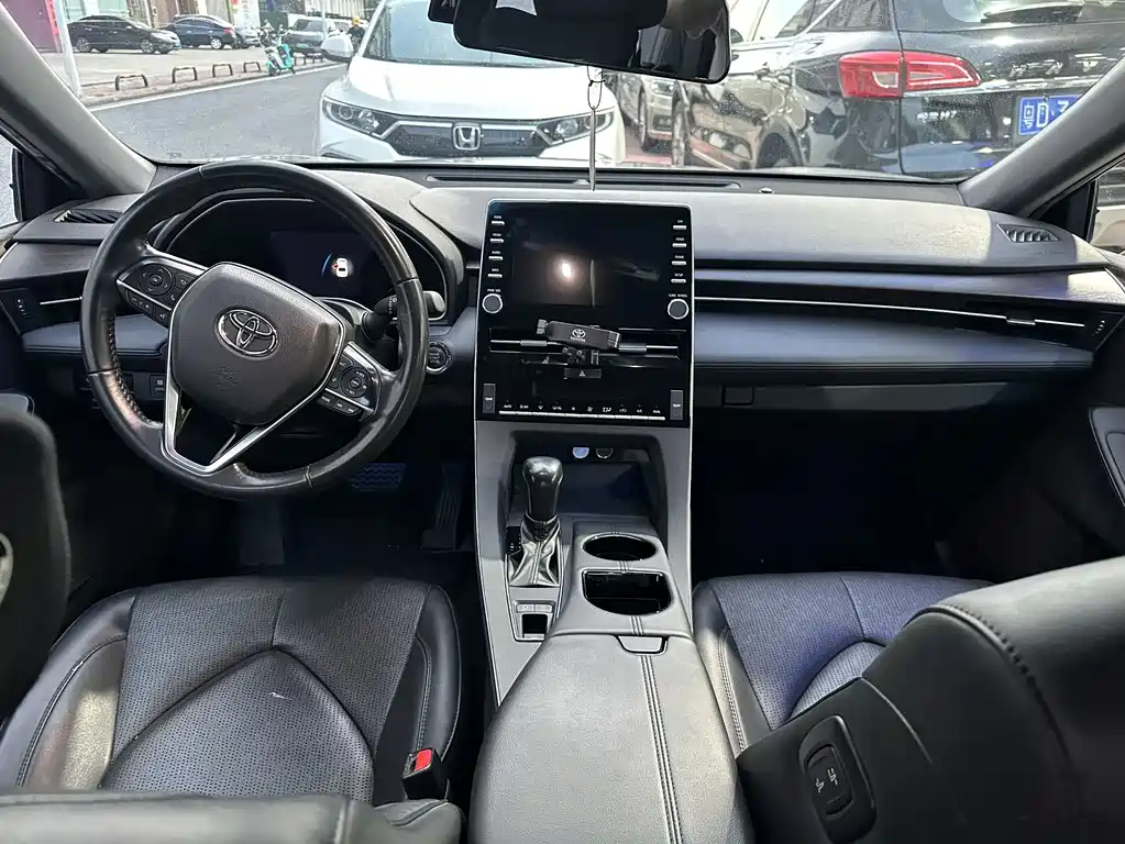 Avalon 2.0 L Luxury CN-VI