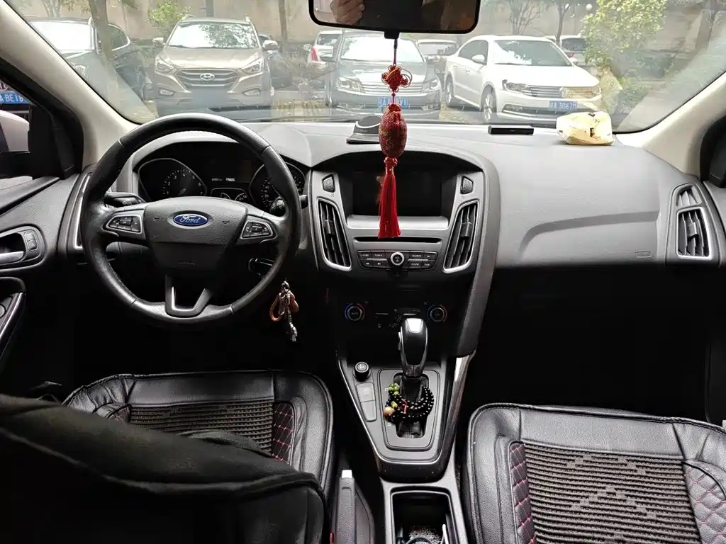 Focus Sedan EcoBoost 180 Auto Elite