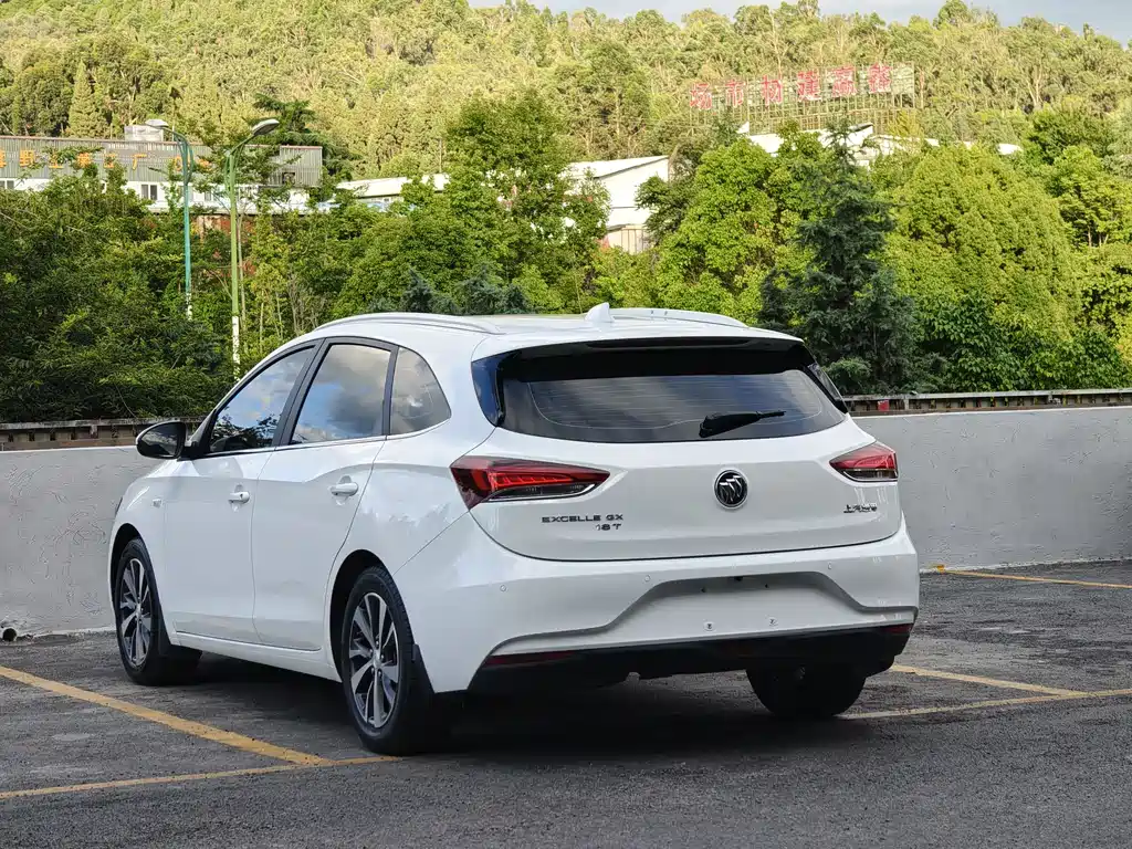 Excelle GX 18 T Auto Connected Elite CN-VI