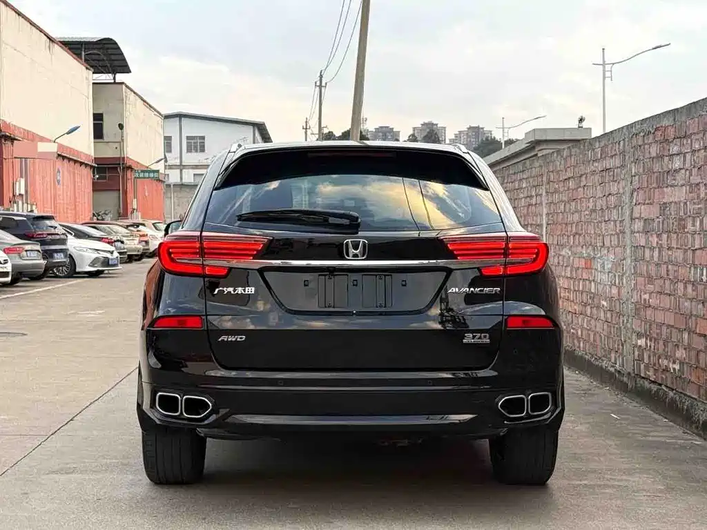 Avancier 370 TURBO 4 WD Premium