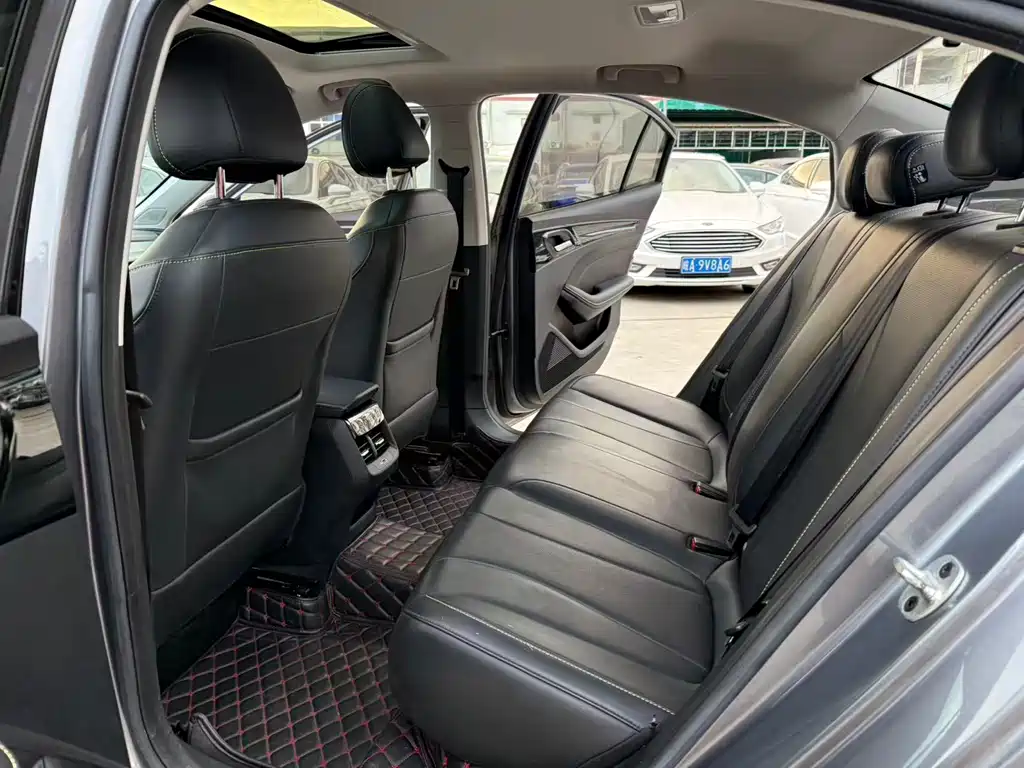 Roewe i5 1.5 L CVT Diamond