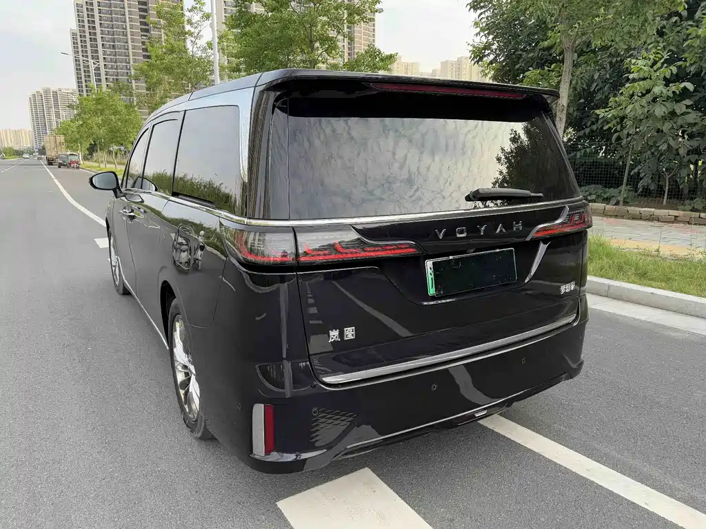 Voyah Dreamer Low Carbon Dream + Smart Enjoyment Package