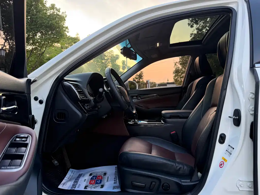 Crown 2.0 T Sport