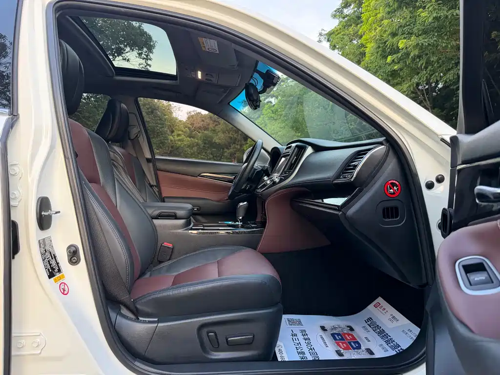Crown 2.0 T Sport