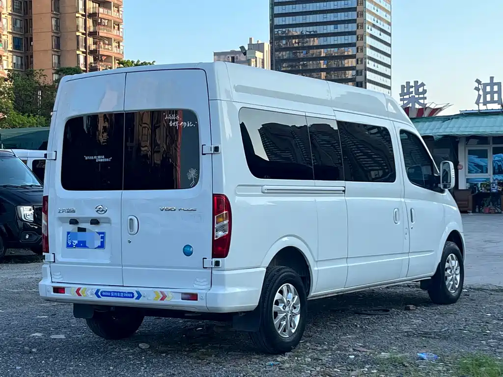 Xintu V80 2.0 T PLUS Manual Business Travel LWB Mid Roof 9-seat