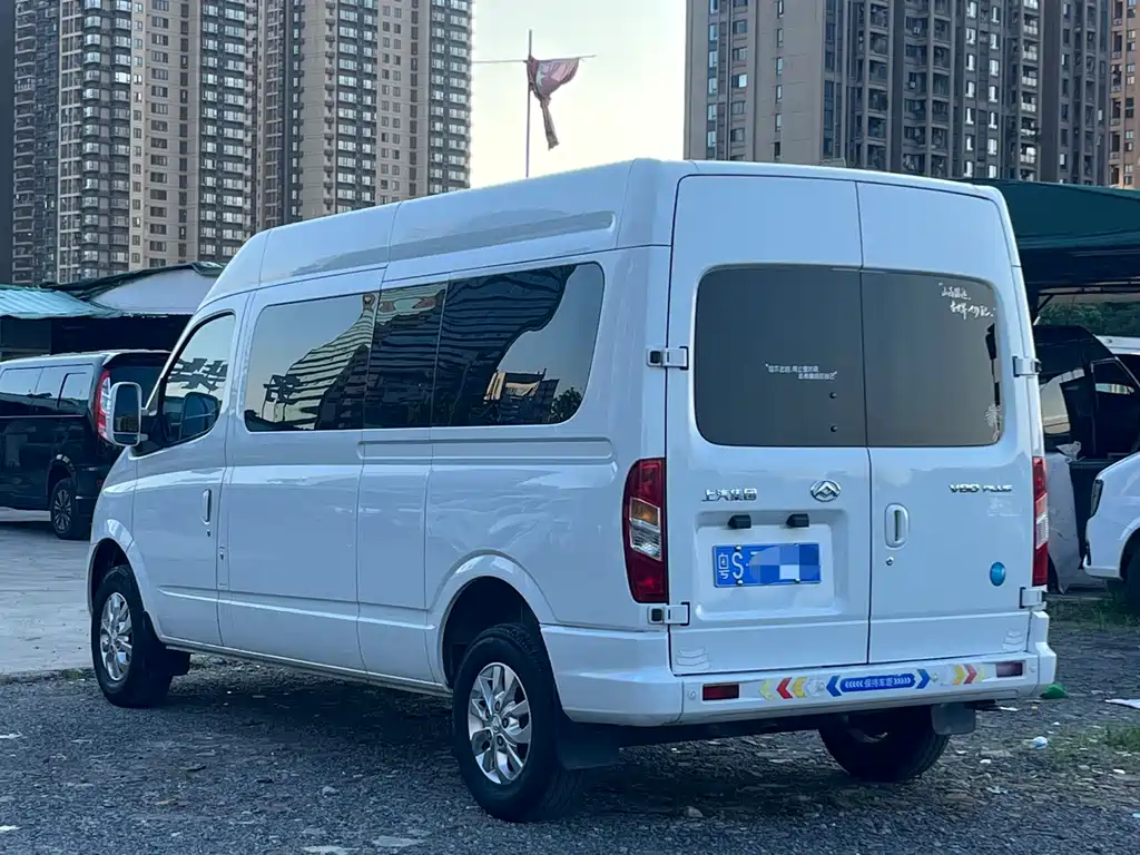 Xintu V80 2.0 T PLUS Manual Business Travel LWB Mid Roof 9-seat