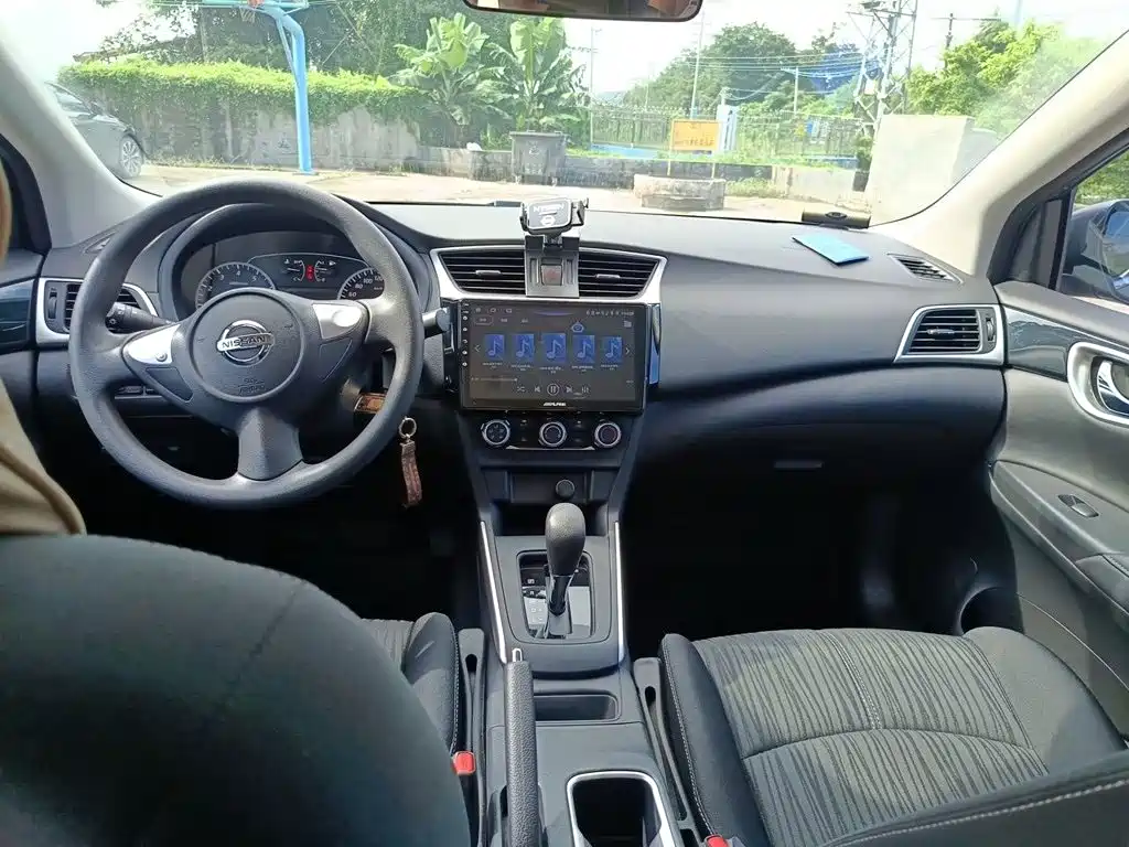 Sylphy Facelift III Classic 1.6 XE CVT Comfort