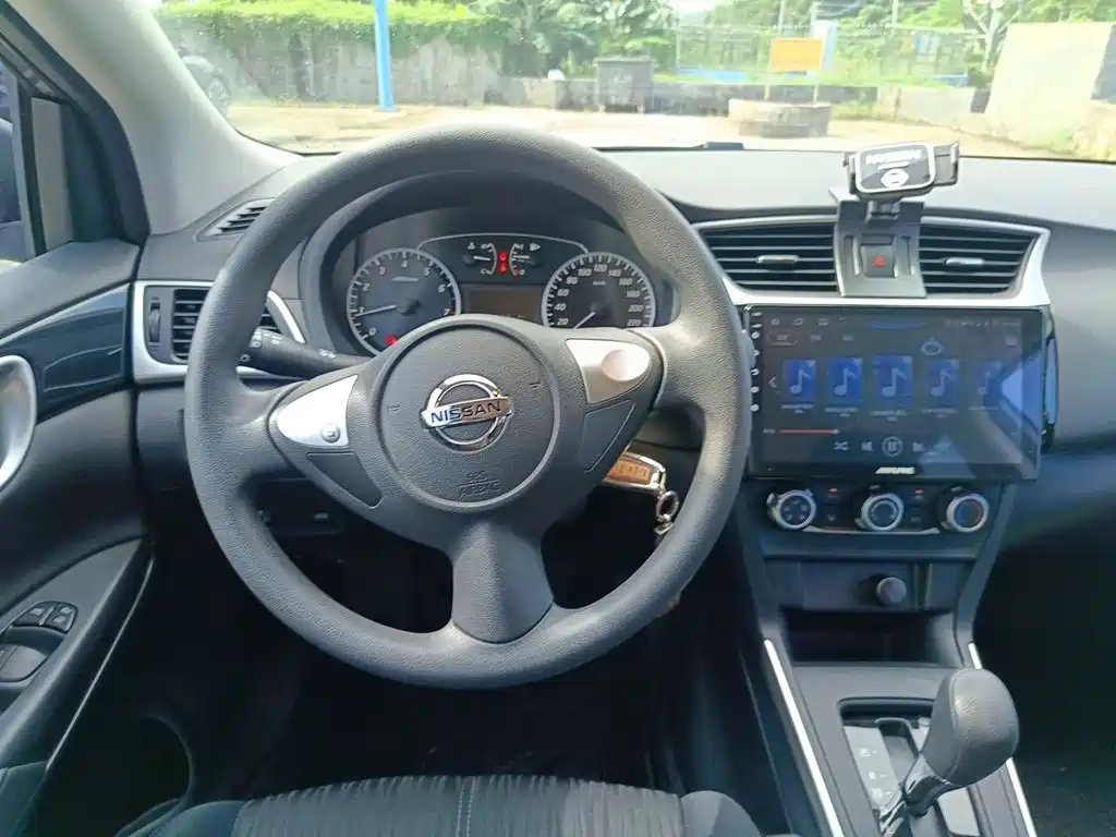 Sylphy Facelift III Classic 1.6 XE CVT Comfort