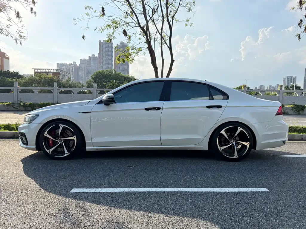 Lamando 280 TSI DSG Comfort CN-VI