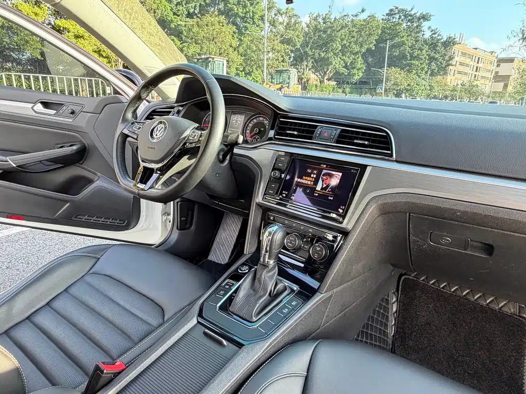 Lamando 280 TSI DSG Comfort CN-VI