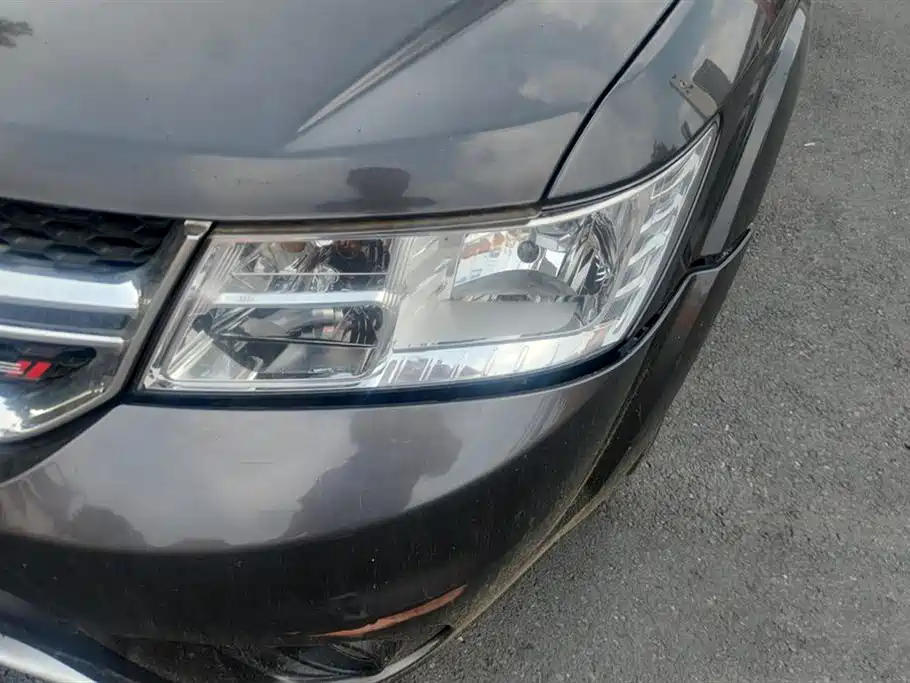 Journey 2.4 L 2 WD Wagon