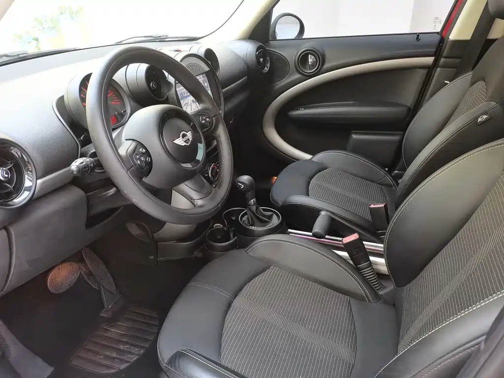 MINI COUNTRYMAN 1.6 T COOPER ALL4 Fun