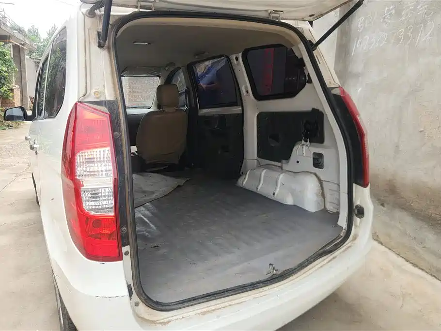 Wuling Hongguang 1.2 L S Basic CN-VI LSI