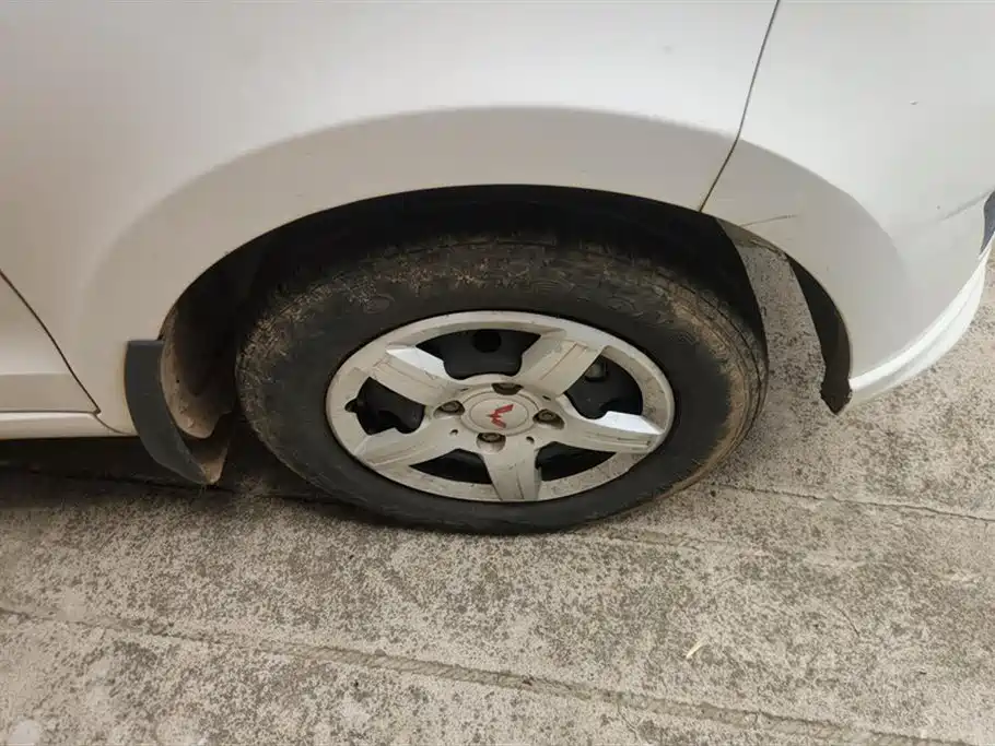 Wuling Hongguang 1.2 L S Basic CN-VI LSI