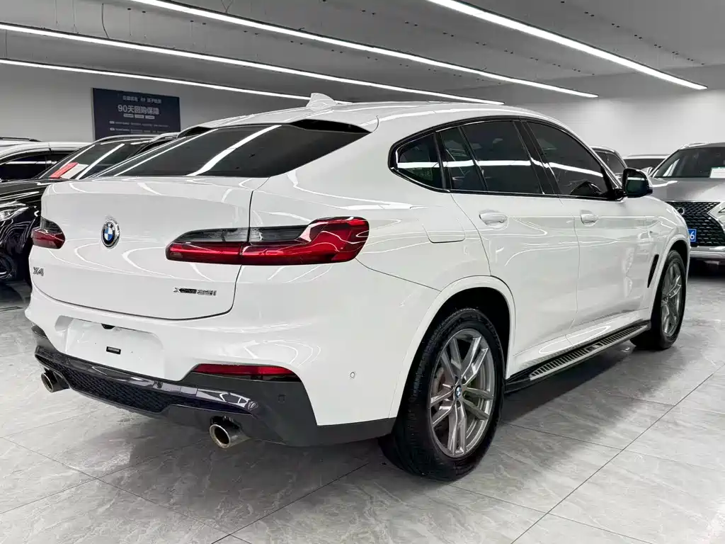 BMW X4 xDrive 25 i M Sport Package