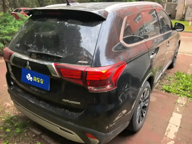 Mitsubishi Outlander 欧蓝德 2019款 2.4 L 四驱致享版 5座 国V