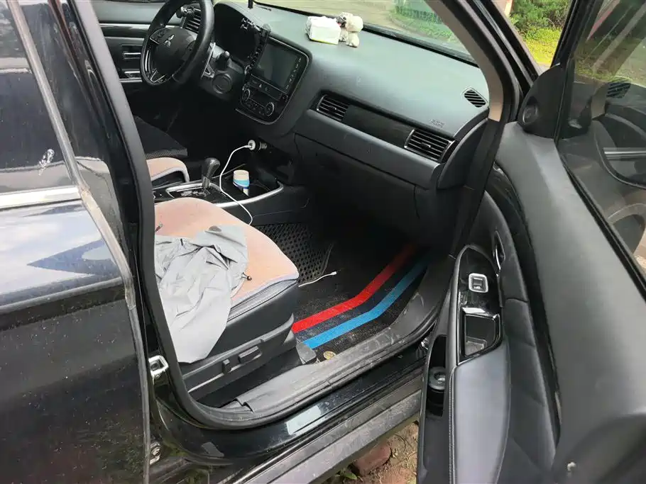 Outlander 欧蓝德 2019款 2.4 L 四驱致享版 5座 国V